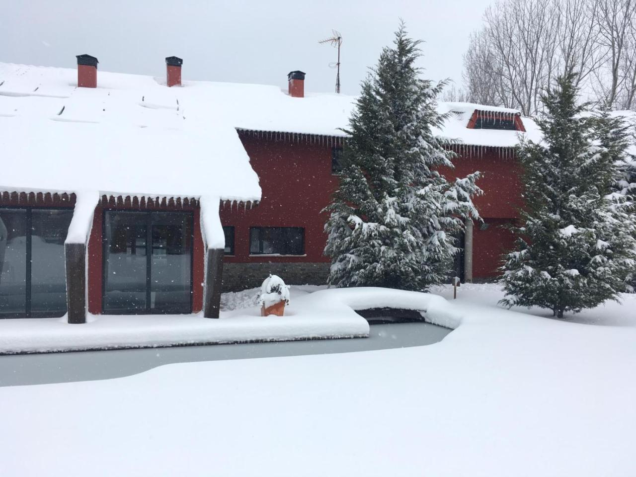 Fuentes Blancas Hotel Vegacervera Luaran gambar
