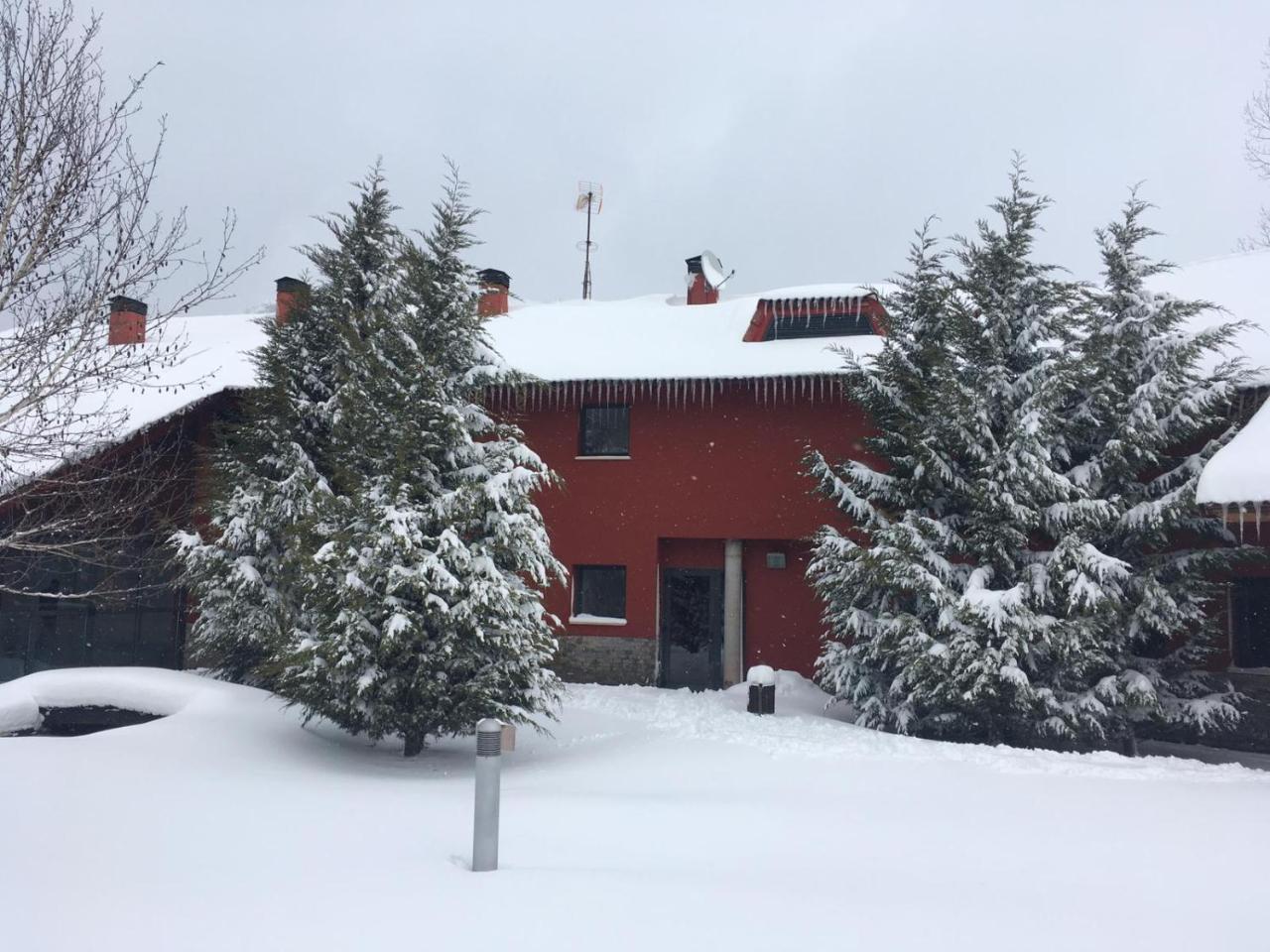 Fuentes Blancas Hotel Vegacervera Luaran gambar